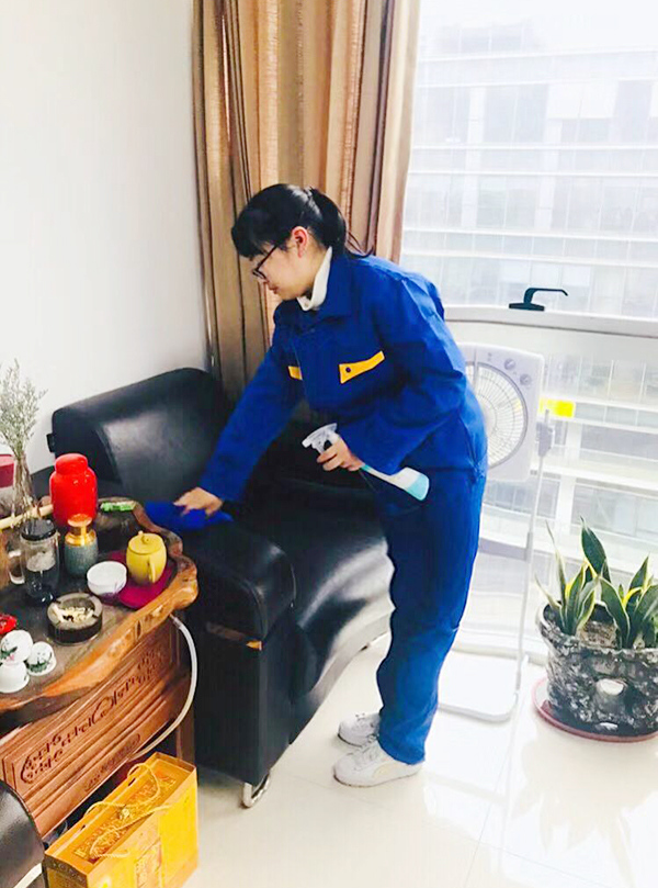 常州保洁如何清洗玻璃